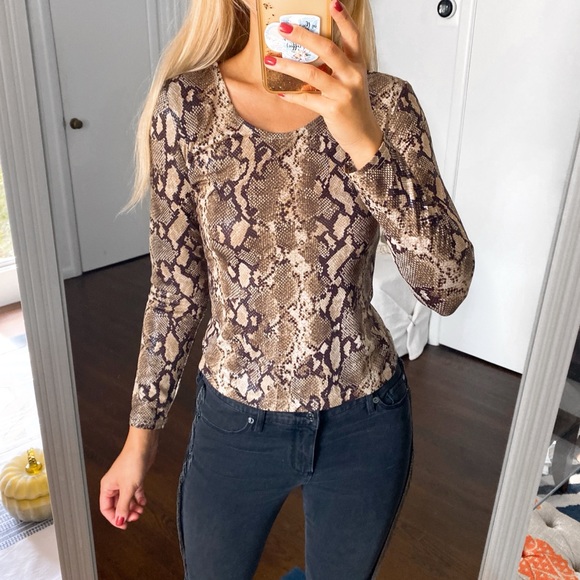 🌿 NA CROCODILE PRINT OLIVE GREEN TAN COTTON LONG SLEEVE TOP! - Picture 4 of 6